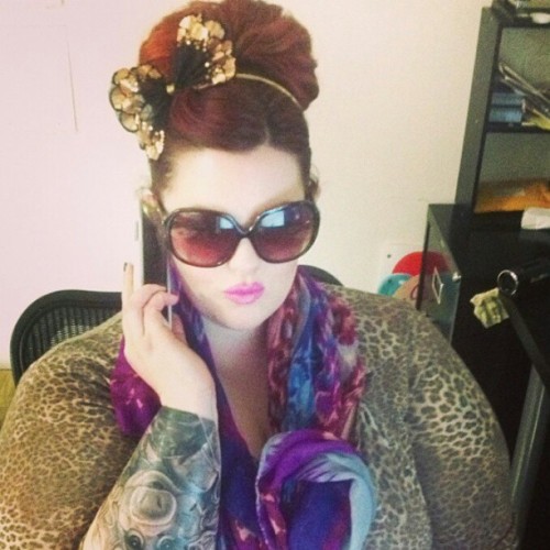 tails68: tessmunster: Pretending to be @sarahsapora at @swakdesigns headquarters! Ha! #bosslady #gim