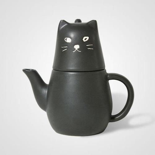theglitterenema:intergalacticglitter:  daddysspicyprincess: leighlittlefield:  sialand:  winterwhiskers:  cobscookbay:  catsbeaversandducks:  Gift Ideas For Cat Lovers Links and more ideas HERE - Via Bored Panda   GIVE ME ALL OF THIS. ALL OF THEM.