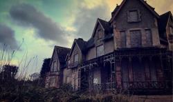 abandonedandurbex:  Abandoned Manor House