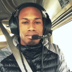 godgazi:luftultra:#blackout baybee! #pilotjames  Black people we can fly!Black Pilots stand up!!!! Reblog this! Let them youngins know they can be pilots!