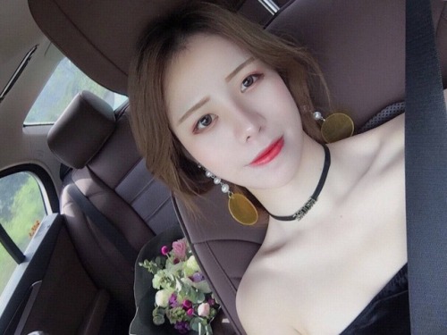 sex-videosss: 三亚的小伙伴！约吗？约吗！约吗！！