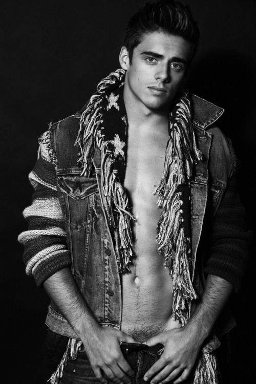 amazing-menreturn:  amazingmalenudity:  Chris Mears   Please Visit and Follow my blog:Amazing-MenReturn | http://amazing-menreturn.tumblr.com/archive