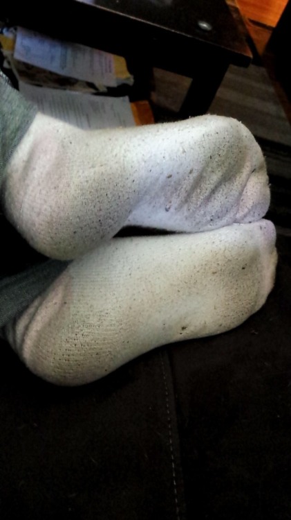 smell-her-socks: ❤ Those dirty bottoms❤