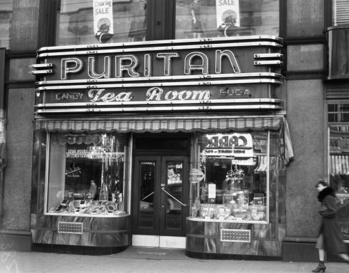 danismm:  The Puritan Tea Room, Portland, 1940  