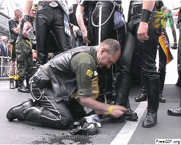 leatherchapsbln:For more pics of this action click on the gif-animation or: http://leatherchapsbln.t