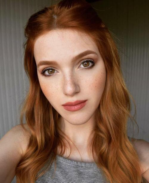 hellyeahredheads:(via Name? : SFWRedheads)  Tolle Sommersprossen