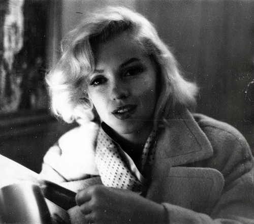 perfectlymarilynmonroe:  Marilyn photographed by Milton Greene, 1953.