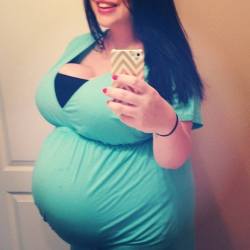 hyperpregnant:  Her first pregnancy had left