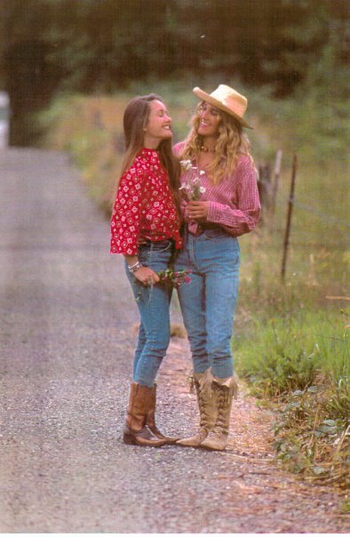 smells-like-grunge:  Demri and Fabiola 