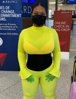 princejazziedad:DeliciouslySexy. Curvy. BootiDelicious MamiMs JudyLaw 💙❤️💜