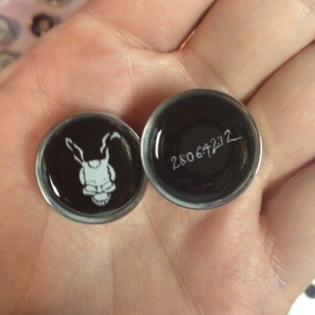 plugsbyemma:
“Donnie Darko plugs are 50% off today only with the code FRANK at http://plugsbyemma.bigcartel.com :)
”
Reblogged by tumblr.viewer