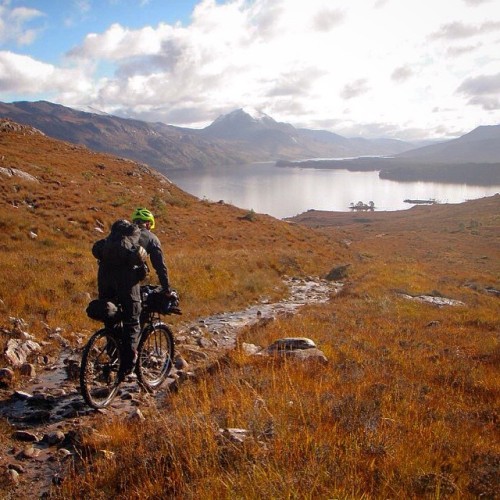 estrangedadventurer: Bikerafting adventure around and across the stunning Loch Maree #Scotland #alpa