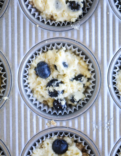 sweetoothgirl:bursting blueberry coffee cake muffins