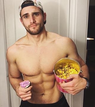 yortamn:Keegan Whicker (1)