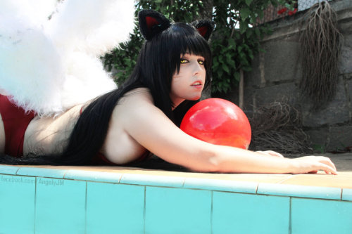 catgirlfantasy:Ahri Pool Party by AngelyJM
