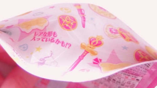 bitmapdreams:Sailor Moon Miracle Romance Crystal Gummi Mango yogurt flavor. Bought at Lawson.  The bottom of the packet hints that if you’re lucky, you’ll get the rare ribbon shape.  …f′ω`);  I guess I’m quite lucky?