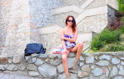 girlsgoingcommando3:  Pantyless summer 11