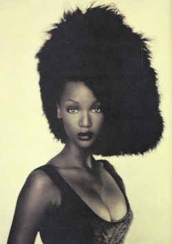 surra-de-bunda:  Tyra Banks in  			 			Harper’s Bazaar (1991) Photographed by Paolo Roversi 