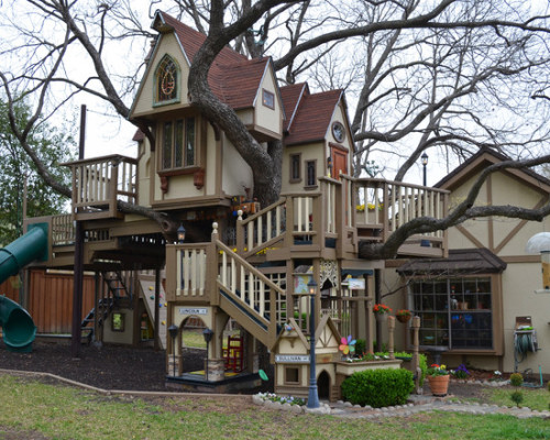 loogguitars:Steve and Jeri wanted to build their grandkids a treehouse. We want Steve and Jeri to be