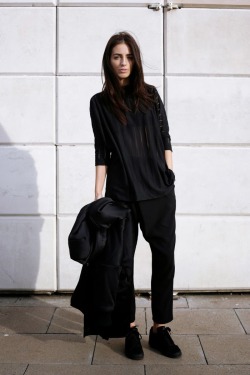 what-do-i-wear:  Zara Coat | Zara top |