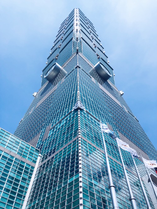 latenightsvshi:Taipei 101 Tower in Taipei, Taiwan