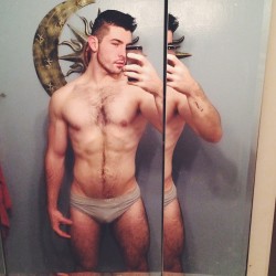 thewesw:  blogfrenzy:  sex-lies-and-bowties:  ✋. 🔨🕓, #me #mondaymirrorselfie  ok what the fuck  RIGHT!?