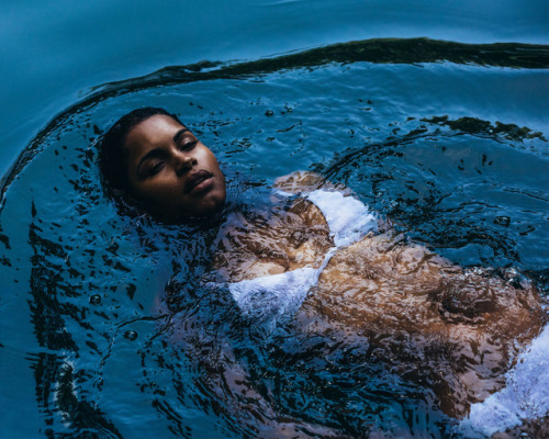 powerful-art:  Aaron Feaver