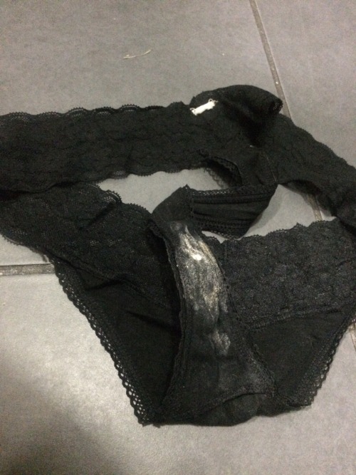 kiimapikkarit: bathroompanties: groollover: Another surprise in the mail today! So yummy and still a