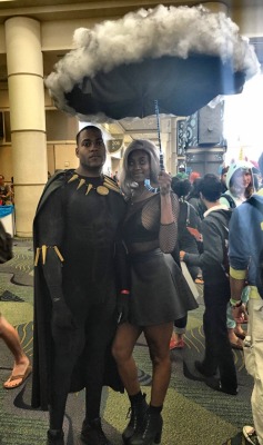 anotherdayforchaosfay:  hclark70:  theblackpearlofbraavos:  Just saw T'Challa and Storm Cosplay couple 🙌🏽  umbrella storm is fantastic idea!!!!  @eatmypussyliketherussianfamine 