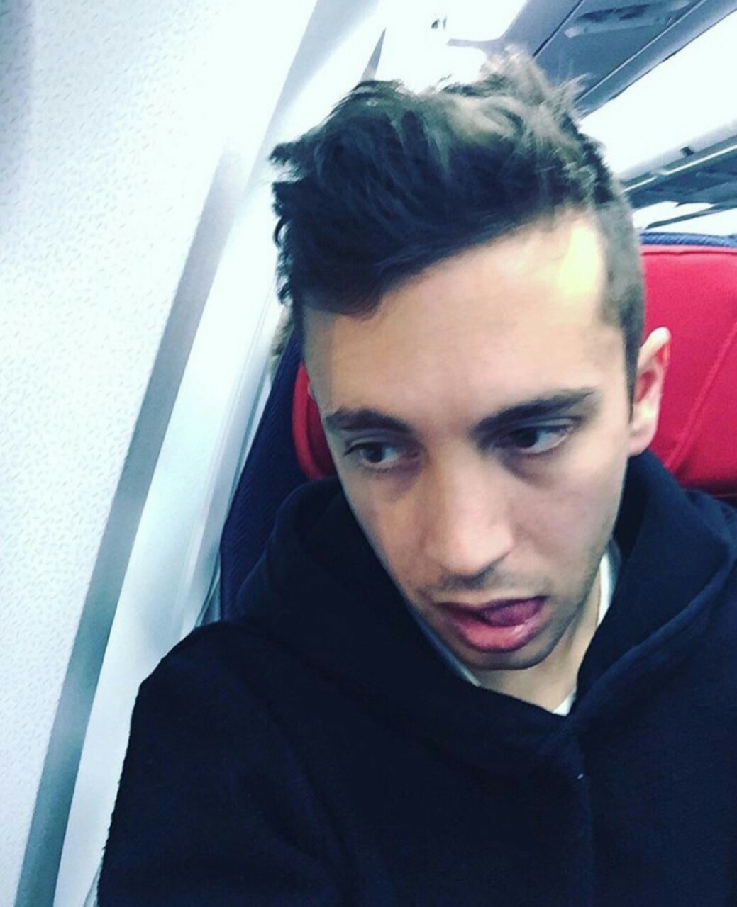 sickxfrickxclique:  Tyler’s plane selfies are why I live