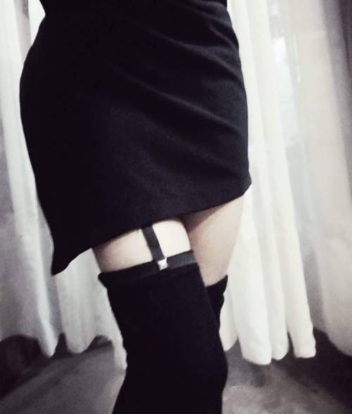 tightsforfun: Go follow her! @nisdnishimune