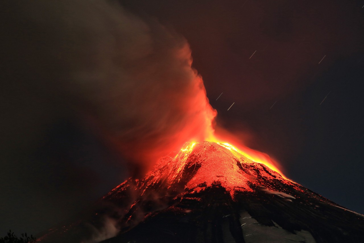 clarincomhd:  Erupción del volcán Villarrica, a unos 750 kilómetros al sur de