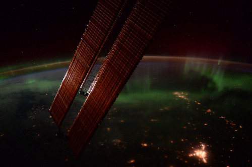 ISS solar panels and aurora over Alberta, Canada, 20 January 2016, photographed by Tim Peake