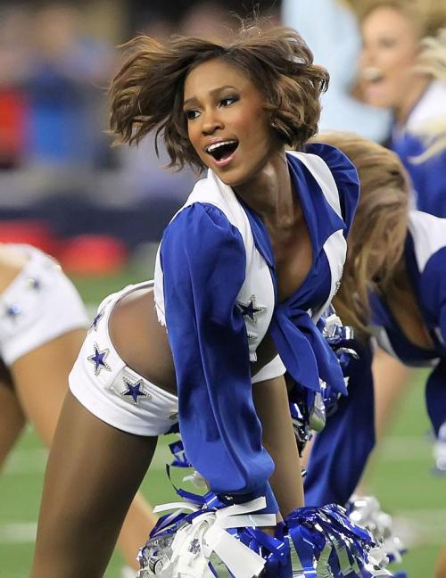 epicfemales:  Cowboys!  Why I would move to TX. ;)