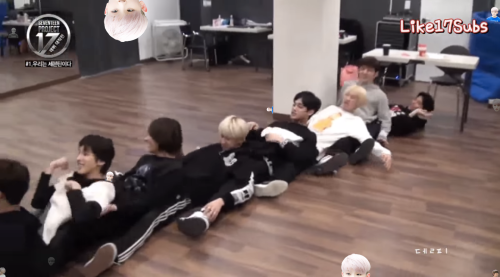 nolashinao:FIND THE WOOZI - pt.1Level - easy afthere are 10 tiny woozis hiding in this picture, find