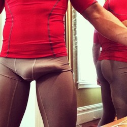 spandexbud:  A bit too excited for my tight workout.