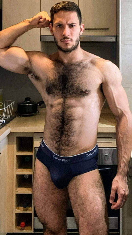 lone-wolf72:Definitely my type of guy 