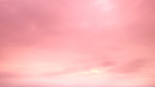 nagoya-oshi: Madoka also posted purple sky from Nagoya photos~ It´s beautiful *.* 