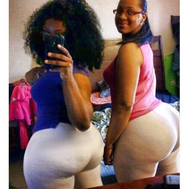 gurillaboythamane:  showkase10:  smutsmoke:  twin culos  Double trouble   SEXY BAD