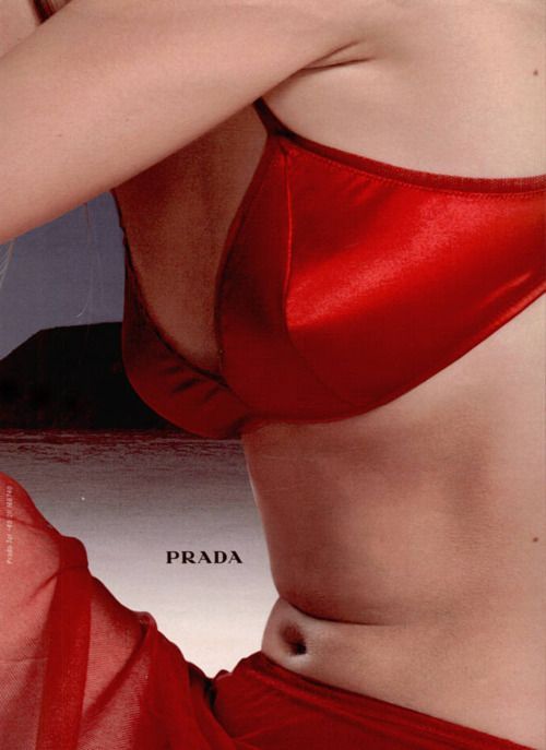 glamderland:90s Prada campaign