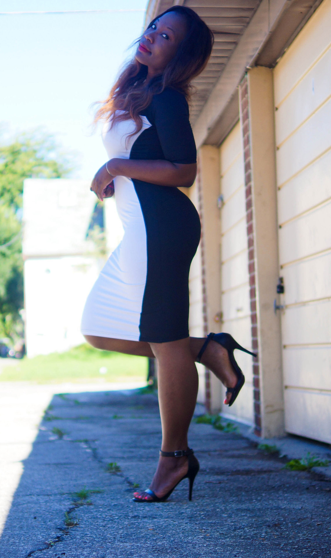 thickgirlinthinworld:$16 dress. $20 heels. All that’s missing is a date. canneverbeaskinnybish.com