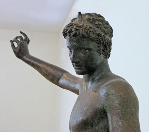 quirinalsamson:Marathon Boy or Ephebe of Marathon340-330 BCSchool of PraxitelesA athlete, having tri