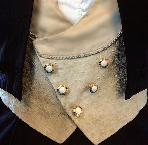 From design to costume: Raoul’s waistcoat and shirtHadley Fraser, Royal Albert HallToby Joch, Oberha