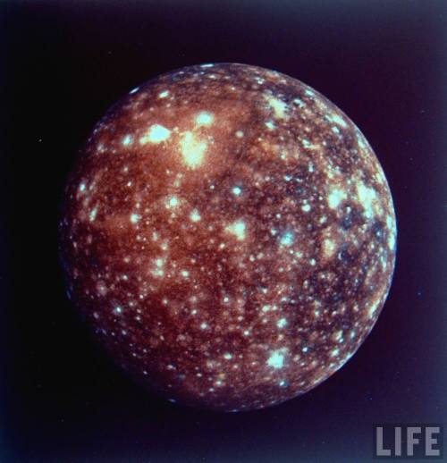 wardens-oath:  something-in-the-way-she-knows:  hyvapaiva:  Jupiter’s moon, Callisto.  is no one going to explain what all the lights are  they’re impact craters! callisto is one of the most heavily cratered object in the solar system, and as far