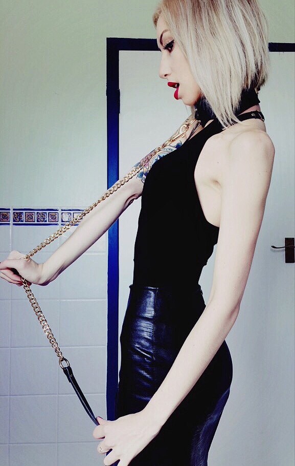 stimulation-education:  This is the weirdest f*cking picture. Where are my organs