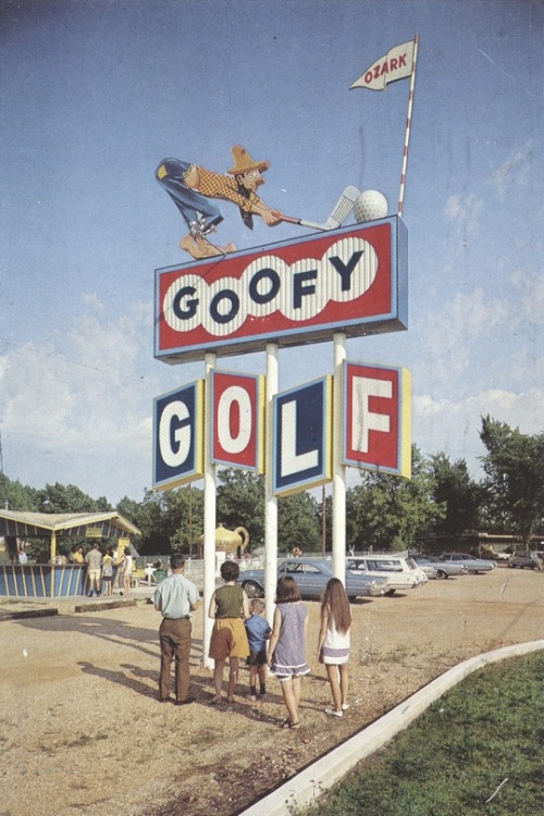 2othcentury:Osage Beach, Missouri, 1970 © Cardboard America