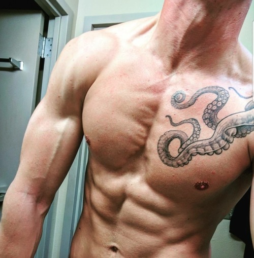 chettbro:USMC “This Marine Lives For Lifting” adult photos