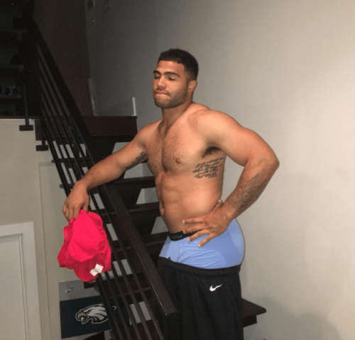 talldaddy-og: incognegroed: Papi Mychal Kendricks www.talldaddy-og.tumblr.com/archiveTumblr
