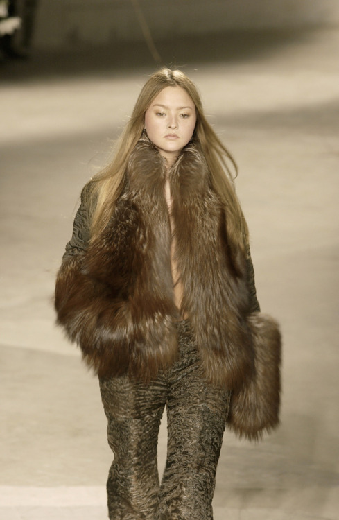 roguetraders:Devon Aoki at Loewe FallWinter 2002