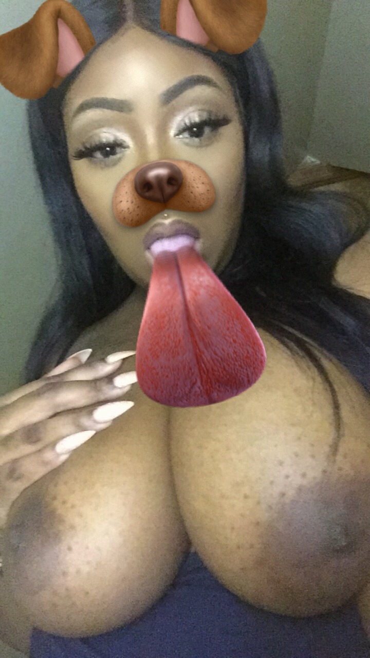lipstickndlovee:  Follow my premium snap $20 for this and more 🎁